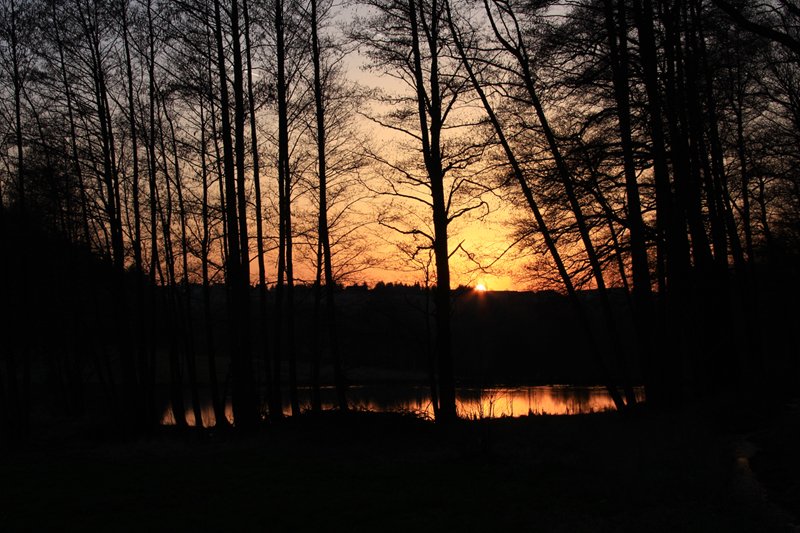 Sonnenuntergang mit Blick von der Grna nach Zeulenroda (02.04.2009)