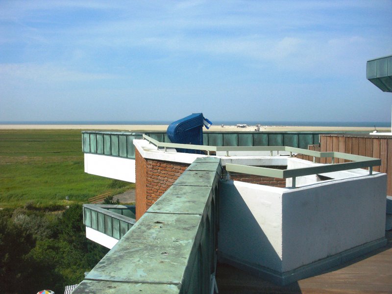 St. Peter-Ording, auf dem Dach des Hotels Assambador, OT Bad im Sommer 2003