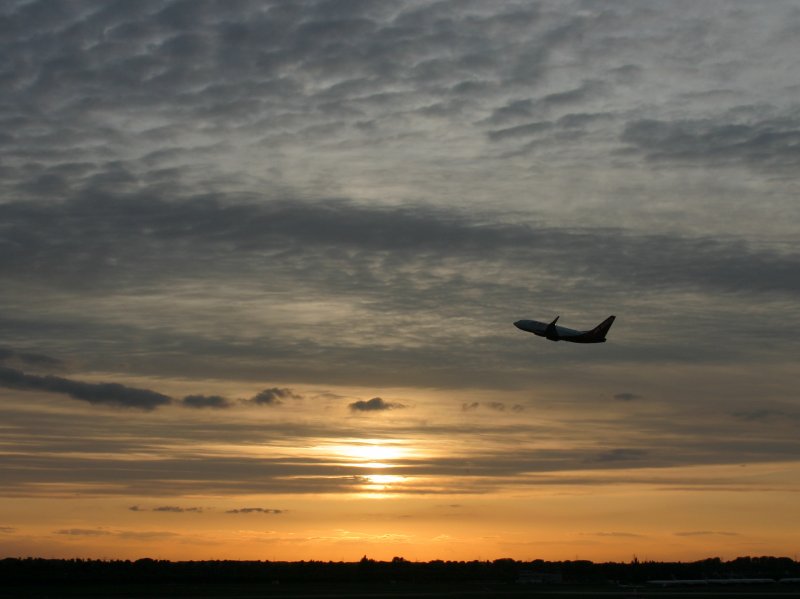 Start einer Airberlin-Maschine vom Flughafen Dsseldorf. 27.04.2009 