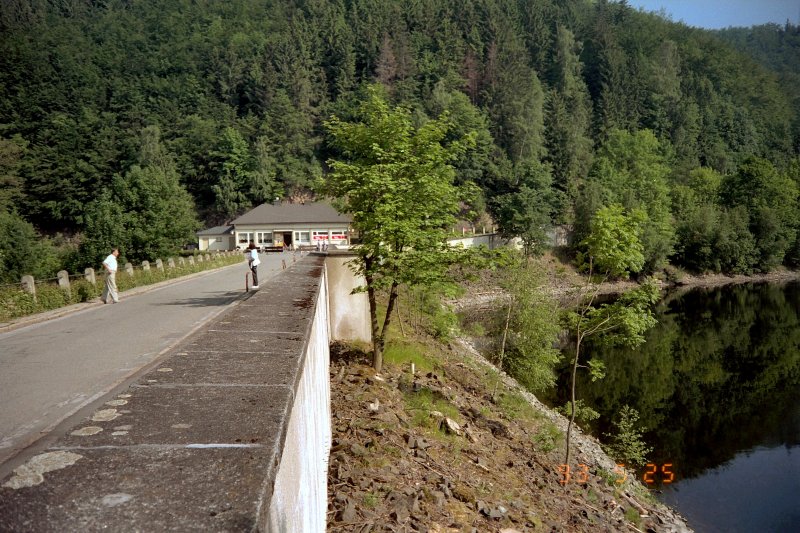 Staumauer, Hochharz, dig. Dia von 1993