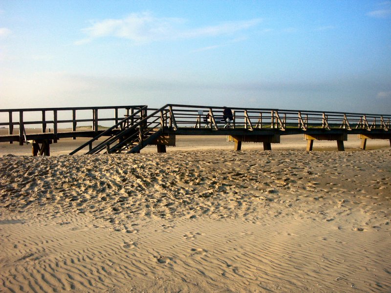 Steg zum Meer, Sandstrand bei St. Peter-Ording, Sommer 2003