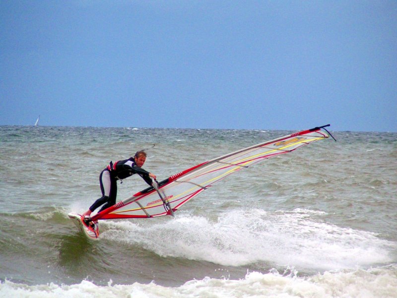 Surfen am Strand von Warnemnde; 070827