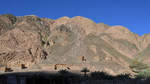 Eine kleine Oase mit Hütten auf der Sinai-Halbinsel.