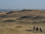 Nichts außer Sand und Steine am Stadtrand von Kairo.