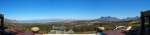 Panoramaaufnahme von Bezweni mit Blick vom Kap der Guten Hoffnung bis zum Tafelberg im Hintergrund und im Vordergrund von Gordon's Bay bis zum Hottentotts Helderberg. 20. November 2009, 10.07 Uhr, 26 Grad Celsius.