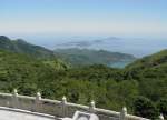 Blick von der zu Hongkong gehrenden Insel Lantau auf weitere outlying islands am 03.07.2003