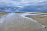Grenen (d�nisch: gren �Zweig�; �Abzweig�) ist die sandige Landspitze nord�stlich der Stadt Skagen und bildet den n�rdlichen Endpunkt der nordj�tischen Insel Vendsyssel-Thy und damit J�tlands und D�nemarks. Aufnahme: 12. Juni 2026.