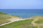 Der Wanderweg zum Strand im Naturschutzgebiet Heatherhill in Nordseeland. Aufnahme: 23. Juni 2023.