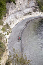 Stevns Klint auf der Insel Seeland ist eine Kreideküste mit Formationen aus der Oberen Schreibkreide und aus dem Danium, der untersten Stufe des Tertiärs. Im Jahr 2014 verlieh die UNESCO dem Kliff den Status eines Weltnaturerbes. Aufnahme: 15. Mai 2021.