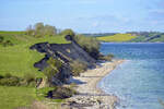 Die Steilküste am Gendarmenpfad auf der Halbinsel Broagerland (Nordschleswig/Sønderjylland).