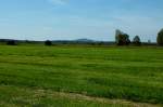 Riedlandschaft am Federsee, im Hintergrund der 767m hohe Bussen, Aug.2012