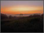 Frh Aufstehen hie es am 09.07.2006. Kurz nach 5 Uhr entstand dieses Bild der aufgehenden Sonne am Hungerberg bei Winnenden.