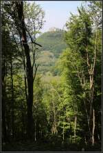 Blickschneise -     Durchblick zur Burg Hohenneuffen am Trauf der Schwäbischen Alb,     17.05.2012 (M)