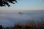 Am 29. November 2014 hatten wir auf der Schwäbischen Alb mal wieder eine Wetterlage, welche das  Märchenschloss  - den Hohenzollern - aus dem Nebel auftauchen ließ. Aufgenommen wurde das Bild vom Zeller Horn aus.