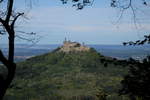 29. September 2019:
Auf dem Weg vom Blasenberg zum Zeller Horn kann man diese Aussicht auf die Burg Hohenzollern genießen.