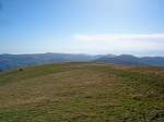 der baumlose Gipfel des Belchen, mit 1414m vierthchster Berg des Schwarzwaldes, bietet eine groartige Rundumsicht, am Horizont die Schweizer Alpen, Okt.2006