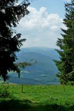 Schwarzwald, Blick zum Feldberg(1492m), mit letzten Schneeresten, Juni 2012