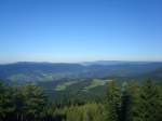 Blick vom 945m hohen Brandenkopf im mittleren Schwarzwald in Richtung Norden, am Horizont die 1163m hohe Hornisgrinde, der hchste Berg im Nordschwarzwald, Okt.2010