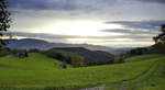 Abendstimmung am Lindenberg bei St.Peter/Schwarzwald, am Horizont die Vogesen, Okt.2019 