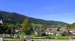 Simonswald, Blick vom Plateau der St.Sebastian-Kirche ins Simonswäldertal / mittlerer Schwarzwald, Okt.2022