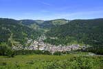 Blick vom 1156m hohen Hasenhorn auf den Ort Todtnau im S�dschwarzwald, Juni 2026