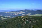 Blick vom Belchen im S�dschwarzwald zum 1284m hohen Schauinsland, dem Freiburger Hausberg, Sept.2026