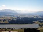 Blick von Norden Richtung Sonthofen ber den Grntensee - Luftaufnahme vom Juli 2003  