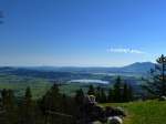 Blick vom 1267m hohen Falkenstein zum Hopfensee, dahinter der Forggensee, April 2014