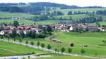 Pfronten im Allgäu am 5.6.2005: Ortsteil Weißbach mit der Außerfernbahn von Kempten über Pfronten und Reutte nach Garmisch Partenkirchen /