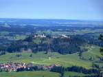 Blick vom 1267m hohen Falkenstein zur Burgruine Eisenberg(rechts) und zur Burgruine Hohenfreyberg(links) bei der Ortschaft Eisenberg im Ostallg�u, April 2014