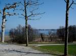 Blick von der Herreninsel zur Fraueninsel im Chiemsee