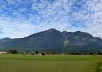 Blick von Garmisch zur 1985m hohen Kramerspitz, der hchsten Erhebung der Ammergauer Alpen, Sept.2014