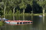 Tretboote auf der Regnitz bei Bamberg. Aufnahme: Juli 2008.