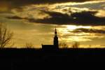 Kirche von Ostheim bei Hofheim i.Ufr. in der Novemberabenddmmerung