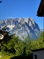 Blick von Garmisch-Partenkirchen zum Zugspitzmassiv, Aug.2014