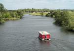 In Premnitz, dem Ort mit dem kleinsten und kompaktesten Areal der BUGA 2015, hat man direkt an der Havel einen  10 Meter hohen Aussichtsturm errichtet, von dem man einen guten Überblick über die wunderbare Havellandschaft hat. Hausboote sind dort ein beliebtes Freizeitvergnügen, und wenn das Wetter noch mitspielt wie am 02.06.2015, dann ist das für alle ein gelungener Tag. 