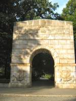 Berlin, Treptower Park, eines detr Eingangstore zur Gerdenksttte