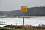 ORANIENBURG, 28.11.2015, am Ortseingang des Ortsteiles Schmachtenhagen