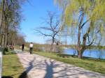 Auf der Uferpromenade am Scharmtzelsee  Aufgenommen am 14 April 2007