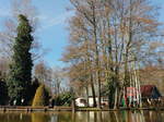 Blick in den Spreewald bei Lübbenau bei einer Kahnfahrt am 04.