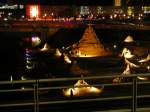 Berlin bei Nacht; Sandburgen vor dem Hauptbahnhof