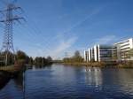 Die Spree in Berlin. Links die Kolonie Spreewiesen, rechts die Siemensstadt (31.10.13).