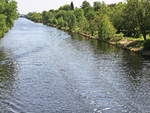 Bepflanzung rechts (Fenchelweg) und links (Berliner Mauerweg) vom Teltow Kanal am 08. Mai 2020 in Berlin Rudow gesehen von der Johannisthaler Chaussee an der Ernst-Keller Brücke.