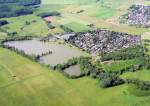 Luftaufnahme eines Campingplatzes mit kleinem See - müßte im Raum Gießen sein !! - 14.06.2005