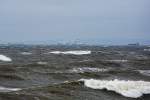 Raue Ostsee vor dem Seebad Heringsdorf.