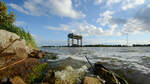 Unterwegs auf der Insel Usedom, im Bild der mittlere Teil der Hubbrücke in Karnin, dahinter das Festland.