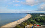 Panorama auf den Osten der Insel Usedom Richtung Ahlbeck und die polnische Insel Wolin.
Gesehen aus einer verglasten Kabine des Riesenrads Heringsdorf.

🕓 18.9.2025 | 17:10 Uhr

(verbesserte Version)