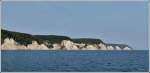 Die Kreidefelsen an der Ostseekste sind Teil des Nationalparks Jasmund auf der Insel Rgen. Das beeindruckende Naturdenkmal kann man wunderbar von der Ostsee aus fotografieren. 26.09.2011 (Jeanny)