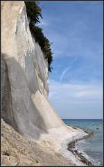 Etwas beschwerlich - 

... die Wanderung unterhalb der Kreidefelsen auf Rügen. 

21.08.2011 (J)