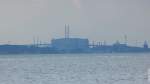 Von der Insel Ummanz westlich von Rügen geht der Blick hinüber auf die Rügenbrücke bei Stralsund (September 2012)